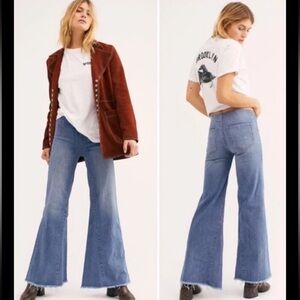 Free People We The Free Drapey Bell Bottom Jean Blue Stretch Flare Denim Size 29